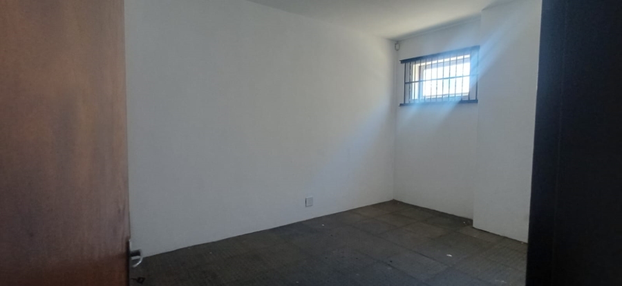 To Let commercial Property for Rent in Klipkop Western Cape